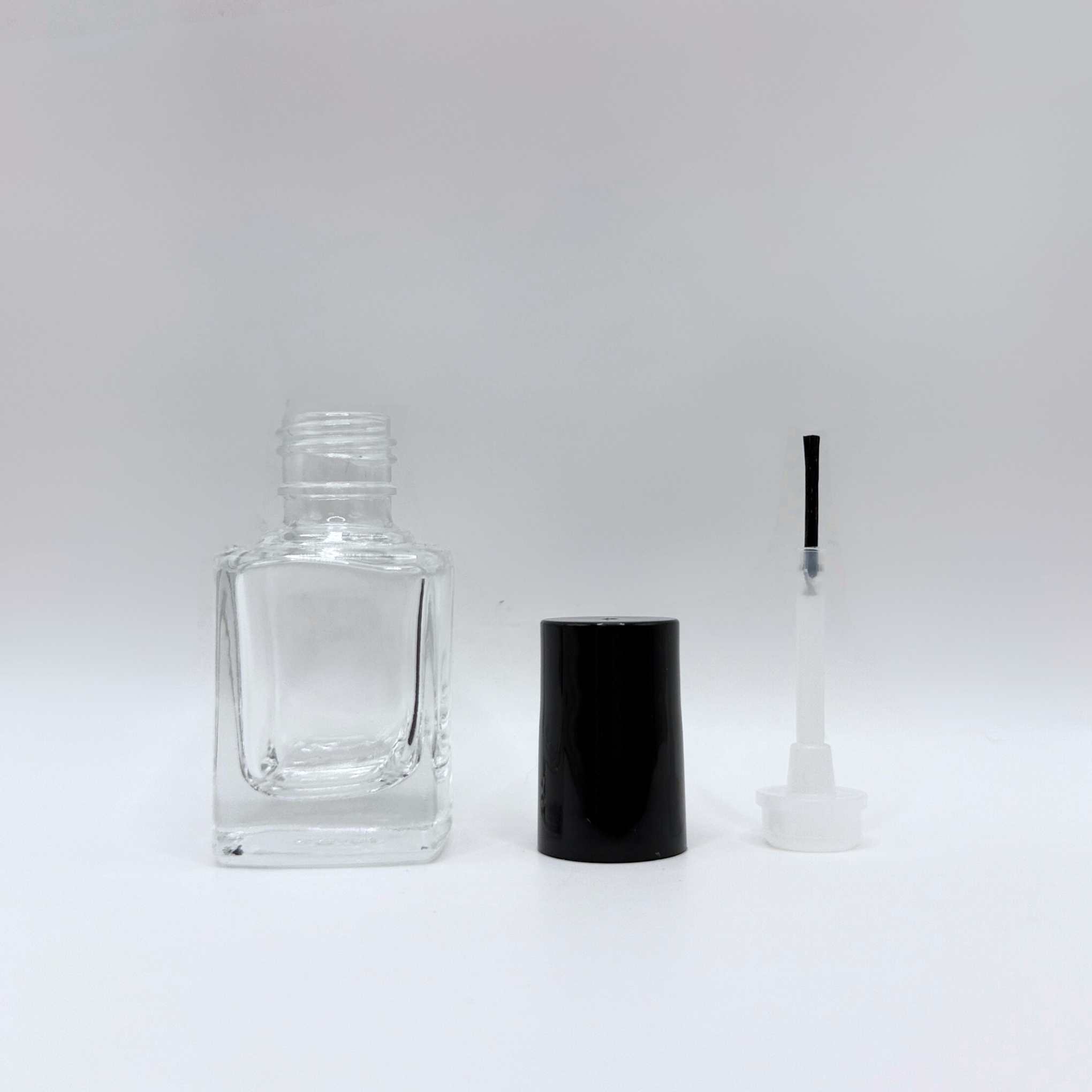 497_SQUARE_BOTTLE_SHINY_BLACK_CAP_REGULAR_BRUSH.png